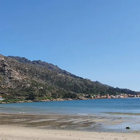 Ezaro Praia * Ezaro